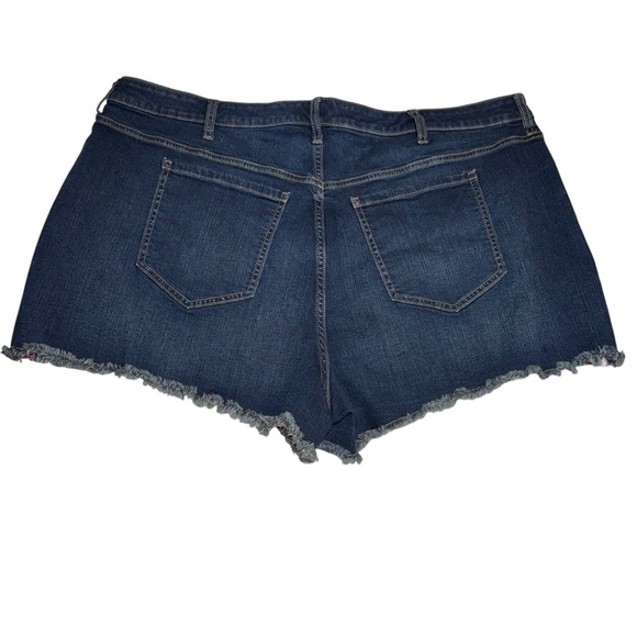 TORRID Women’s Denim Shorts Size 24 Dark Wash Fringe Hem Zip Up 99% Cotton - Picture 3 of 6